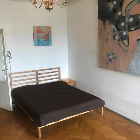 Spacious In The Center Apartament *